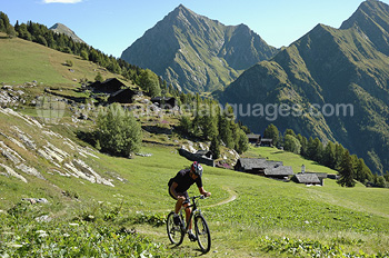 Kitzbühel est génial pour le vélo de montagne. . .