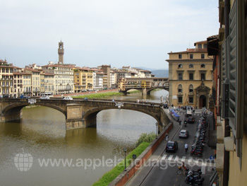 La vue de l'Arno depuis l'une de nos salles de classe