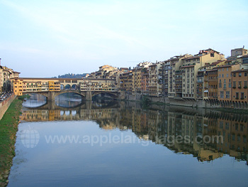 Le Ponte Vecchio le fleuve Arno à Florence