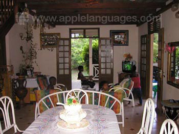 Salon chez une famille d'accueil