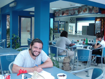 À l'intérieur de la cafétéria de l'école