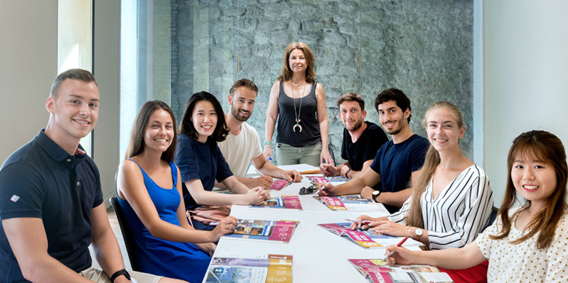 Des étudiants en classe