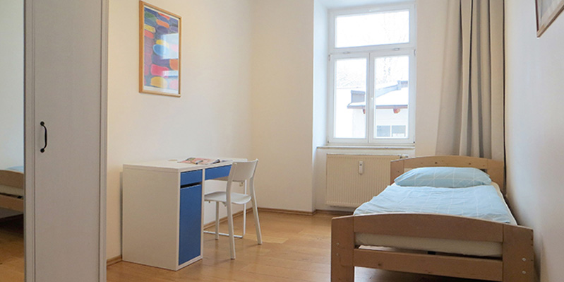 Chambre simple dans un appartement en colocation