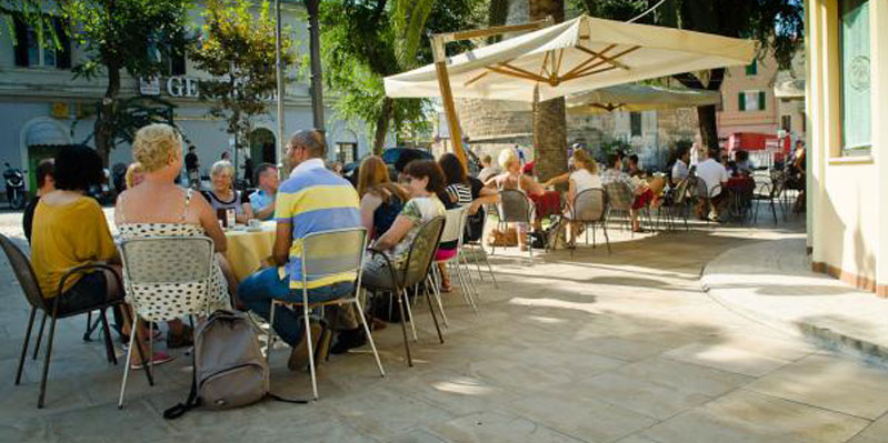 L'ambiance au café