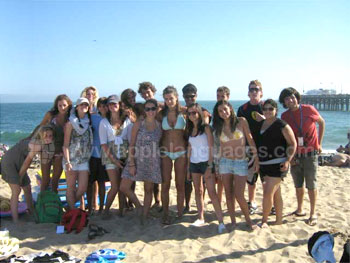 Des étudiants à la plage