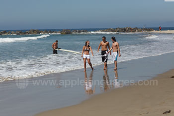 Des étudiants à la plage