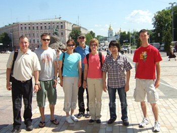 Des étudiants pendant une visite guidée de Kiev