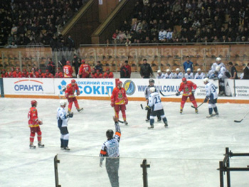 Regarder un match de hockey sur glace