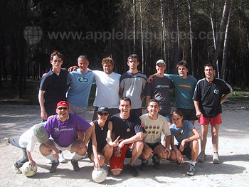 Match de football entre le personnel et les étudiants