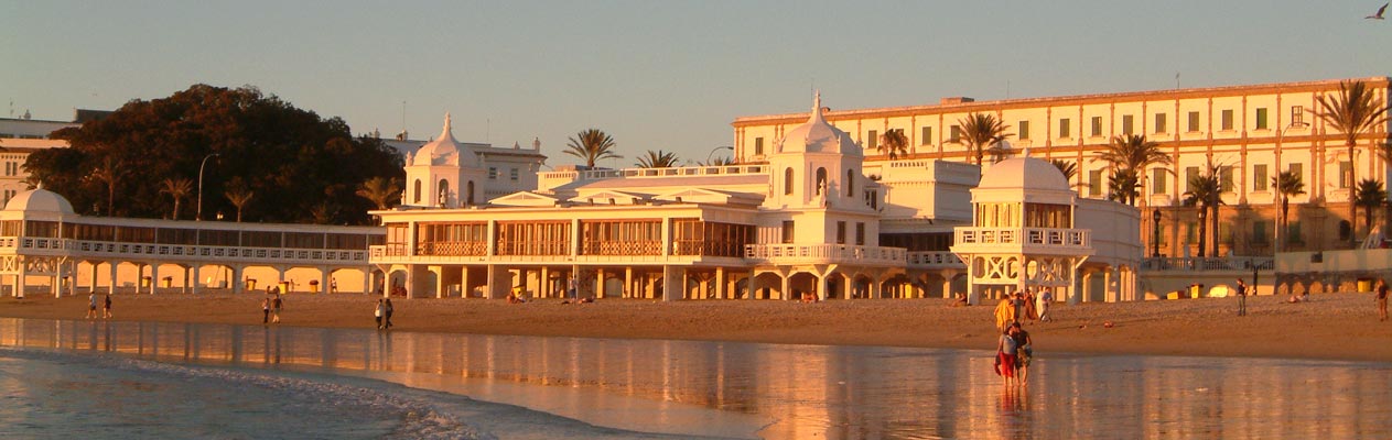 Coucher de soleil sur la plage de Cadiz
