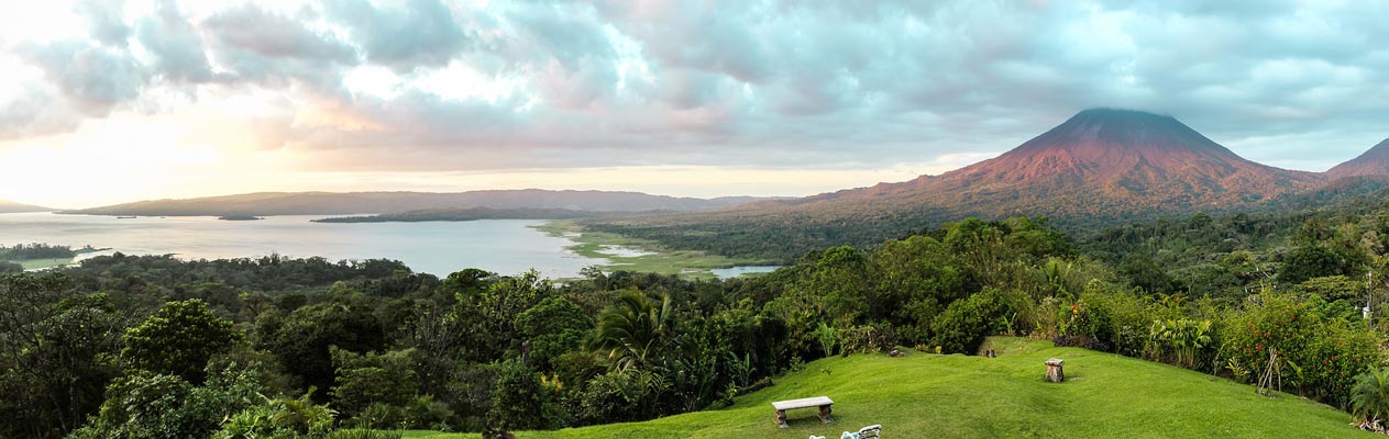 Volcans et littoral au Costa Rica