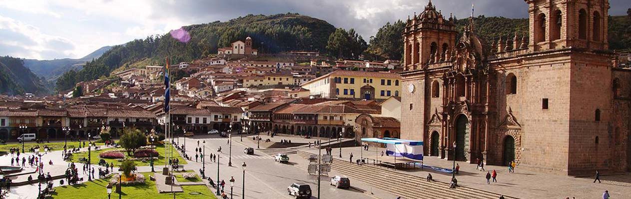 Place principale et cathédrale de la ville de Cuzco, Pérou