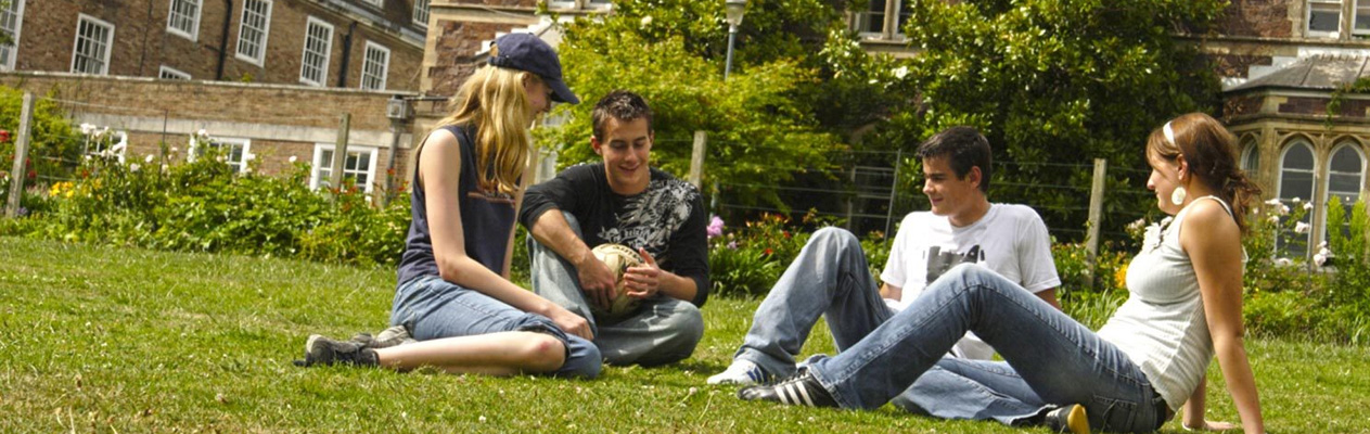 Cours d'anglais pour jeunes étudiants à Exeter