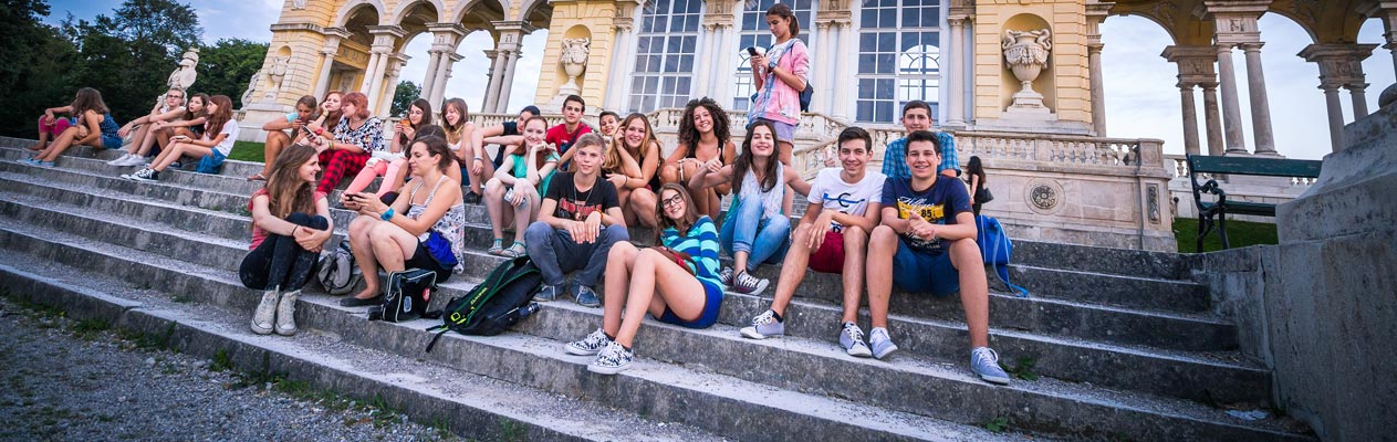 Jeunes étudiants qui suivent des cours d'allemand à Vienne