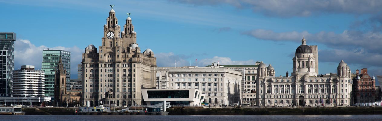 Vue des docks et de la ville de Liverpool, Royaume-Uni