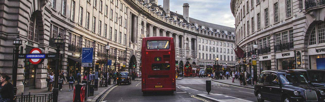 Bus à double étage à Kensington, Londres