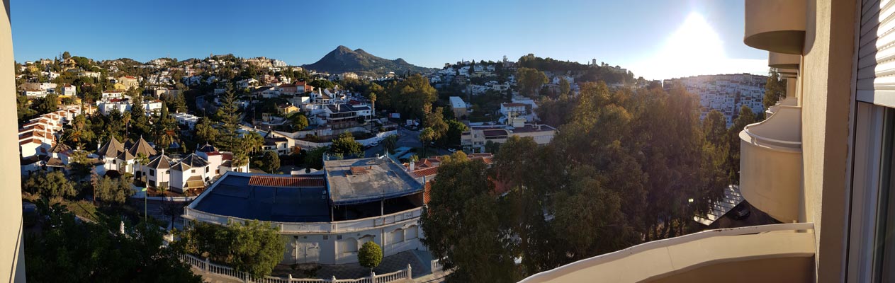Vue d'un balcon de notre école à Malaga
