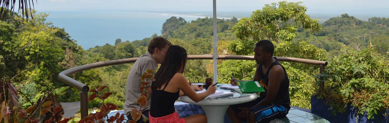 Étudiants en espagnol au parc national Manuel Antonio, Costa Rica