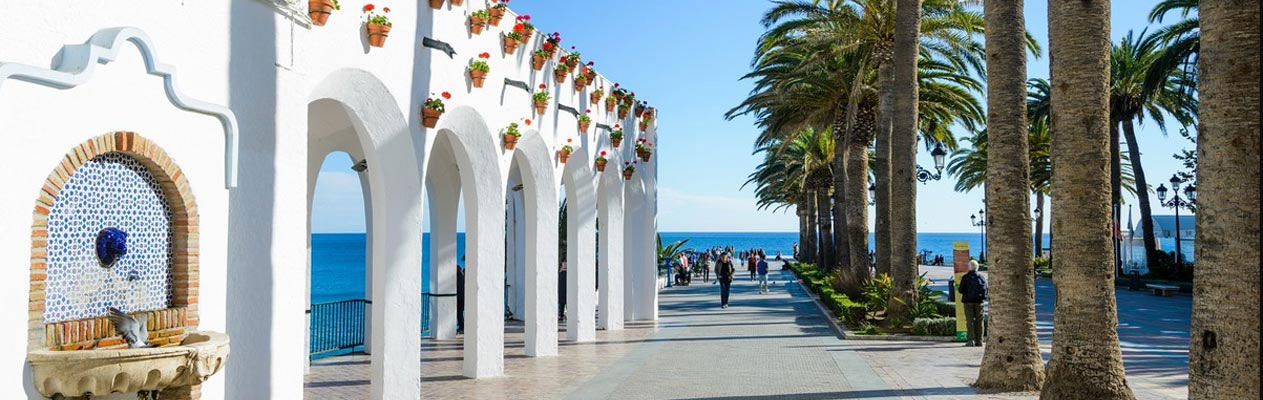 Bâtiments blancs de Nerja, Costa del Sol